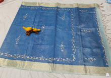 Load image into Gallery viewer, Timeless Zari Embellished Kota Saree
