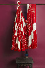 Load image into Gallery viewer, Ethnic Elegance: Handcrafted Bandhani Georgette Saree