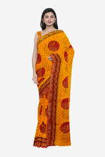 Load image into Gallery viewer, Graceful Gathchola Cotton Saree
